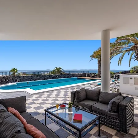 Rodea Cinco By Villa Playa Blanca