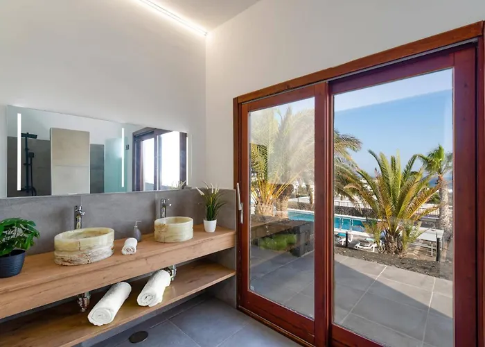 Rodea Cinco By Villa Playa Blanca (Lanzarote)